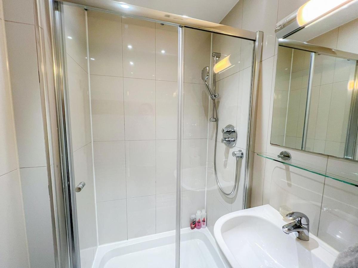3 Bedroom Apartment With Private Terrace In Pimlico, Westminster, Victoria Londres Extérieur photo
